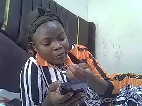 Snapshot of pretty_vivy chatting on 03/21/25, 05:54 pretty vivy online show from 03/21/25, 05:54