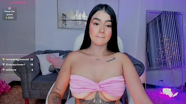 Snapshot of amelie_jhons chatting on 01/14/25, 12:00 amelie jhons online show from 01/14/25, 12:00