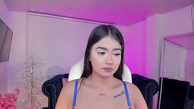 Snapshot of amelie_jhons chatting on 02/24/25, 12:20 amelie jhons online show from 02/24/25, 12:20