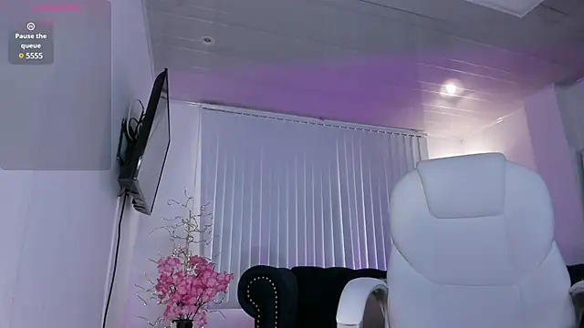 Snapshot of amelie_jhons chatting on 03/08/25, 08:14 amelie jhons online show from 03/08/25, 08:14