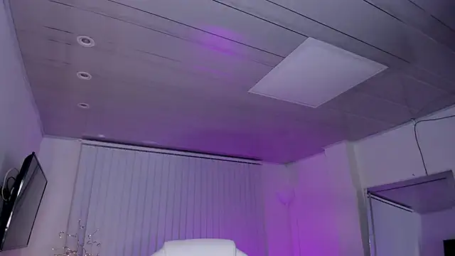 Snapshot of amelie_jhons chatting on 03/20/25, 02:08 amelie jhons online show from 03/20/25, 02:08