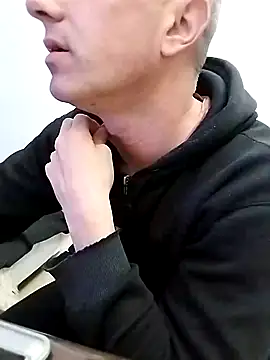 Snapshot of HELL_FIRE chatting on 11/14/25, 05:22 HELL FIRE online show from 11/14/25, 05:22