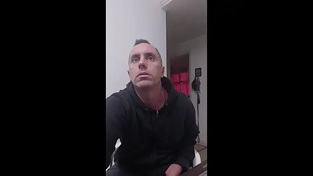 Snapshot of HELL_FIRE chatting on 11/25/25, 07:03 HELL FIRE online show from 11/25/25, 07:03