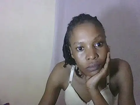 Snapshot of Sweetpetite254 chatting on 10/22/25, 01:50 Sweetpetite254 online show from 10/22/25, 01:50