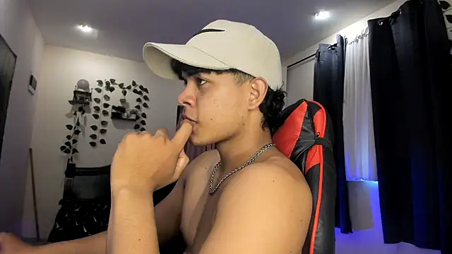 Snapshot of johan_beley_ chatting on 02/17/26, 04:24 johan beley online show from 02/17/26, 04:24