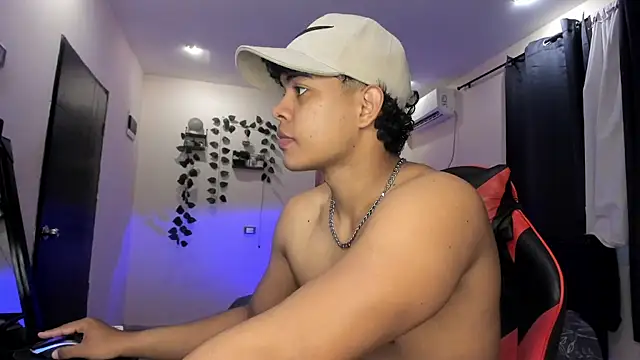 Snapshot of johan_beley_ chatting on 03/01/26, 03:25 johan beley online show from 03/01/26, 03:25