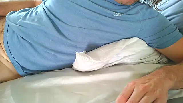 Snapshot of costanza7070 chatting on 05/03/26, 01:00 costanza7070 online show from 05/03/26, 01:00