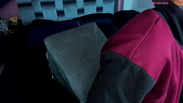 Snapshot of Piggy_Eddy chatting on 01/18/25, 02:02 Piggy Eddy online show from 01/18/25, 02:02