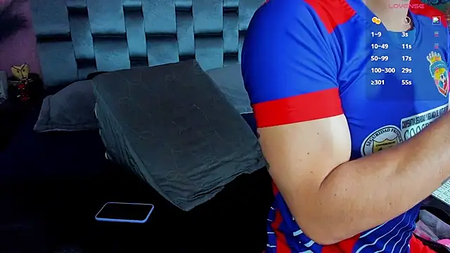 Snapshot of Piggy_Eddy chatting on 01/28/25, 01:38 Piggy Eddy online show from 01/28/25, 01:38