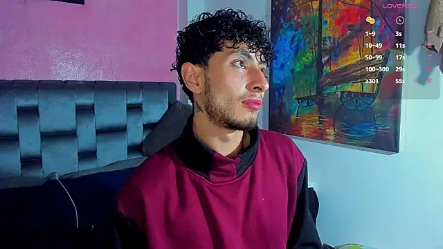 Snapshot of Piggy_Eddy chatting on 01/30/25, 12:39 Piggy Eddy online show from 01/30/25, 12:39