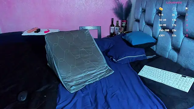 Snapshot of Piggy_Eddy chatting on 03/01/25, 01:11 Piggy Eddy online show from 03/01/25, 01:11