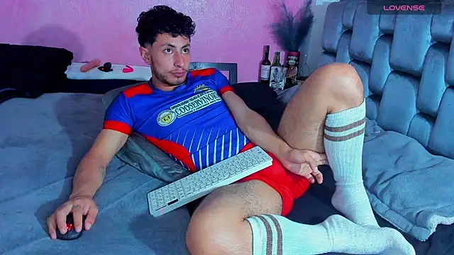 Snapshot of Piggy_Eddy chatting on 03/04/25, 02:06 Piggy Eddy online show from 03/04/25, 02:06