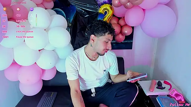 Snapshot of Piggy_Eddy chatting on 10/01/25, 08:48 Piggy Eddy online show from 10/01/25, 08:48