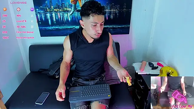 Snapshot of Piggy_Eddy chatting on 10/05/25, 03:32 Piggy Eddy online show from 10/05/25, 03:32