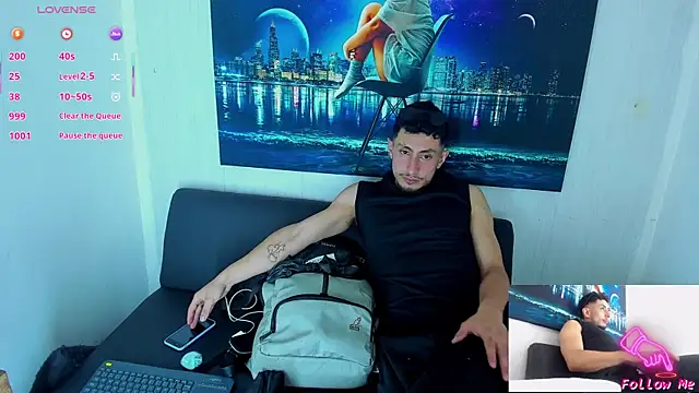 Snapshot of Piggy_Eddy chatting on 10/10/25, 09:14 Piggy Eddy online show from 10/10/25, 09:14