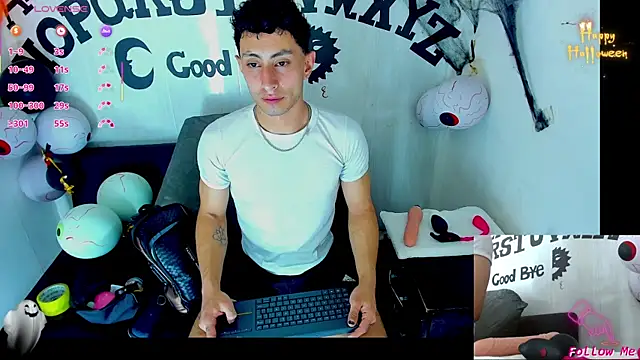 Snapshot of Piggy_Eddy chatting on 11/01/25, 09:50 Piggy Eddy online show from 11/01/25, 09:50