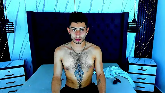 Snapshot of Piggy_Eddy chatting on 11/10/25, 08:19 Piggy Eddy online show from 11/10/25, 08:19