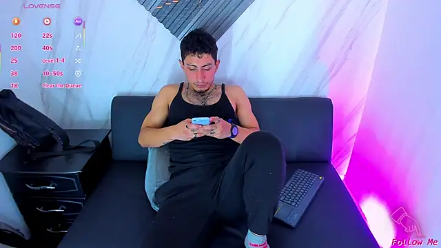 Snapshot of Piggy_Eddy chatting on 12/03/25, 08:29 Piggy Eddy online show from 12/03/25, 08:29