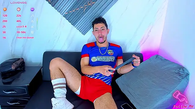 Snapshot of Piggy_Eddy chatting on 12/04/25, 08:28 Piggy Eddy online show from 12/04/25, 08:28