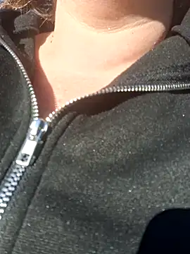 Snapshot of Mara-24 chatting on 12/31/24, 01:41 Mara-24 online show from 12/31/24, 01:41