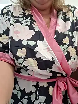 Snapshot of Mara-24 chatting on 01/08/25, 01:09 Mara-24 online show from 01/08/25, 01:09