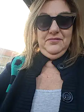 Snapshot of Mara-24 chatting on 02/06/25, 01:32 Mara-24 online show from 02/06/25, 01:32