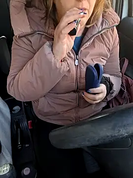 Snapshot of Mara-24 chatting on 02/14/25, 03:15 Mara-24 online show from 02/14/25, 03:15