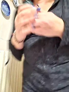 Snapshot of Mara-24 chatting on 02/15/25, 11:58 Mara-24 online show from 02/15/25, 11:58