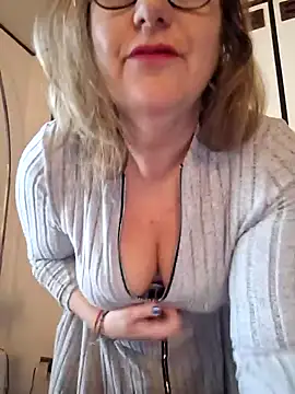 Snapshot of Mara-24 chatting on 02/16/25, 02:32 Mara-24 online show from 02/16/25, 02:32