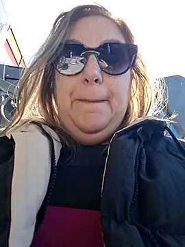 Snapshot of Mara-24 chatting on 03/19/25, 10:00 Mara-24 online show from 03/19/25, 10:00