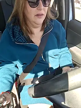 Snapshot of Mara-24 chatting on 03/21/25, 10:06 Mara-24 online show from 03/21/25, 10:06