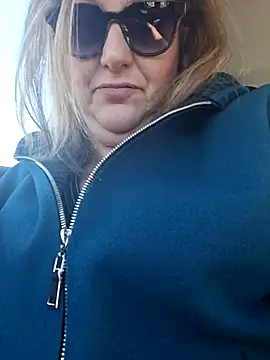 Snapshot of Mara-24 chatting on 03/21/25, 02:51 Mara-24 online show from 03/21/25, 02:51