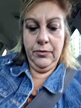 Snapshot of Mara-24 chatting on 10/14/25, 06:47 Mara-24 online show from 10/14/25, 06:47