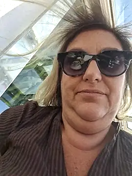 Snapshot of Mara-24 chatting on 10/27/25, 10:30 Mara-24 online show from 10/27/25, 10:30