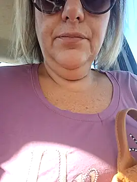 Snapshot of Mara-24 chatting on 11/05/25, 09:53 Mara-24 online show from 11/05/25, 09:53