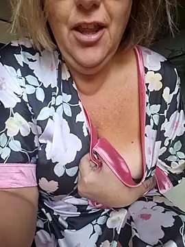 Snapshot of Mara-24 chatting on 11/06/25, 12:06 Mara-24 online show from 11/06/25, 12:06