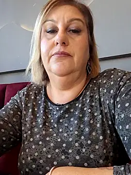 Snapshot of Mara-24 chatting on 11/22/25, 12:48 Mara-24 online show from 11/22/25, 12:48