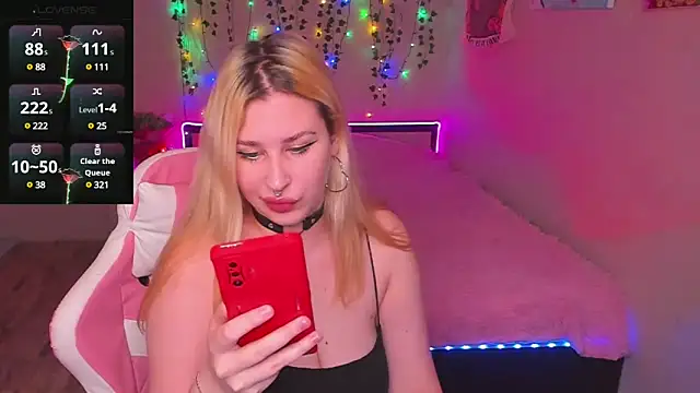 Snapshot of Alice___Rose chatting on 12/12/24, 06:53 Alice   Rose online show from 12/12/24, 06:53