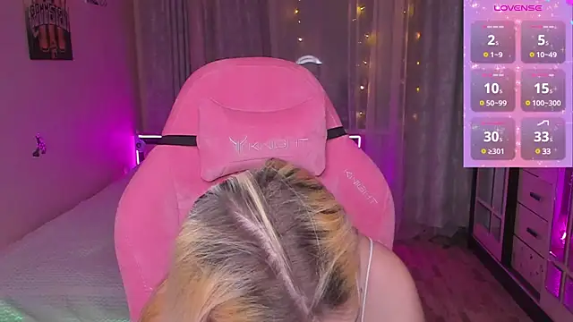 Snapshot of Alice___Rose chatting on 01/23/25, 06:24 Alice   Rose online show from 01/23/25, 06:24