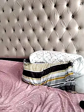 Snapshot of bigbootyboohle chatting on 04/01/26, 01:41 bigbootyboohle online show from 04/01/26, 01:41