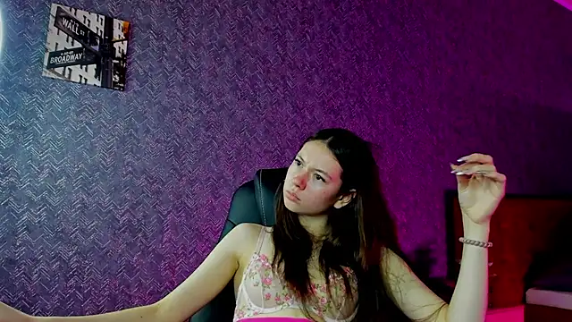 Nicole Charm online show from 12/07/24, 11:51