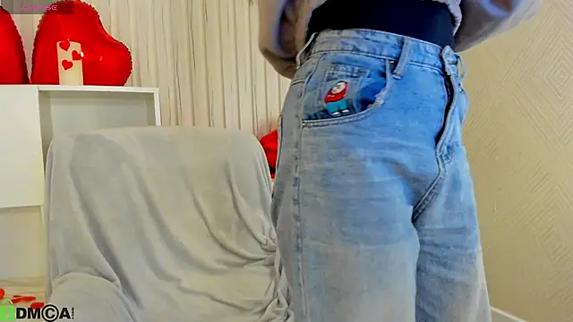 Snapshot of Nicole_Charm chatting on 03/10/26, 11:43 Nicole Charm online show from 03/10/26, 11:43