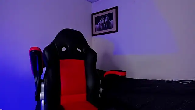 Snapshot of james_connor2 chatting on 01/03/25, 06:35 james connor2 online show from 01/03/25, 06:35