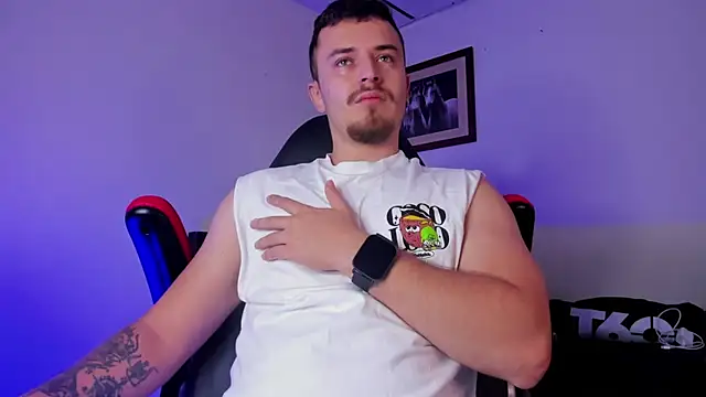 Snapshot of james_connor2 chatting on 01/04/25, 06:51 james connor2 online show from 01/04/25, 06:51