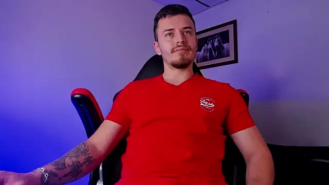 Snapshot of james_connor2 chatting on 01/10/25, 07:21 james connor2 online show from 01/10/25, 07:21