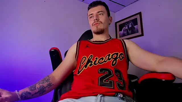 Snapshot of james_connor2 chatting on 01/14/25, 07:00 james connor2 online show from 01/14/25, 07:00