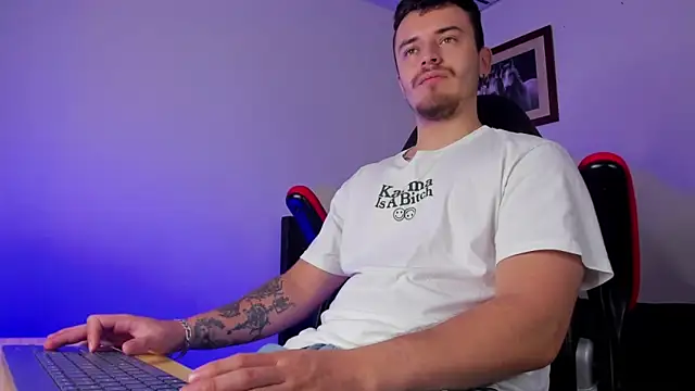 Snapshot of james_connor2 chatting on 01/19/25, 02:28 james connor2 online show from 01/19/25, 02:28