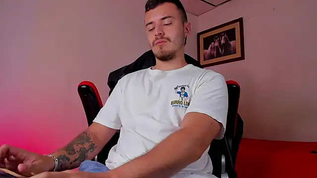 Snapshot of james_connor2 chatting on 02/07/25, 07:06 james connor2 online show from 02/07/25, 07:06