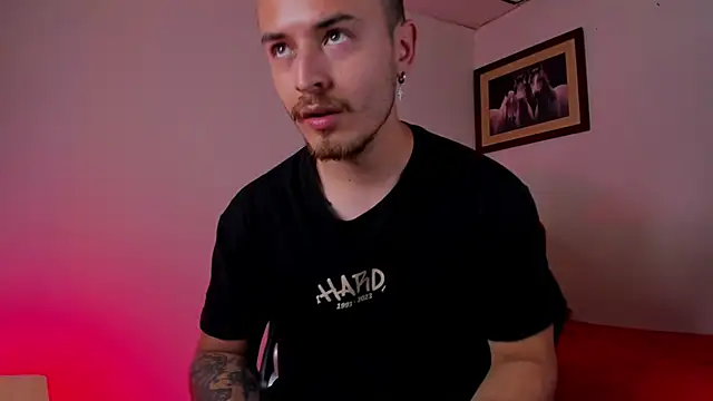 Snapshot of james_connor2 chatting on 02/08/25, 08:42 james connor2 online show from 02/08/25, 08:42