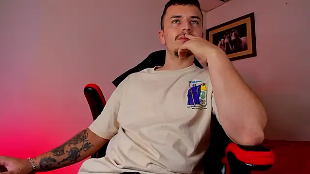 Snapshot of james_connor2 chatting on 02/10/25, 06:56 james connor2 online show from 02/10/25, 06:56